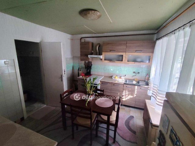 Eladó családi ház, Napkoron 20.8 M Ft, 3 szobás