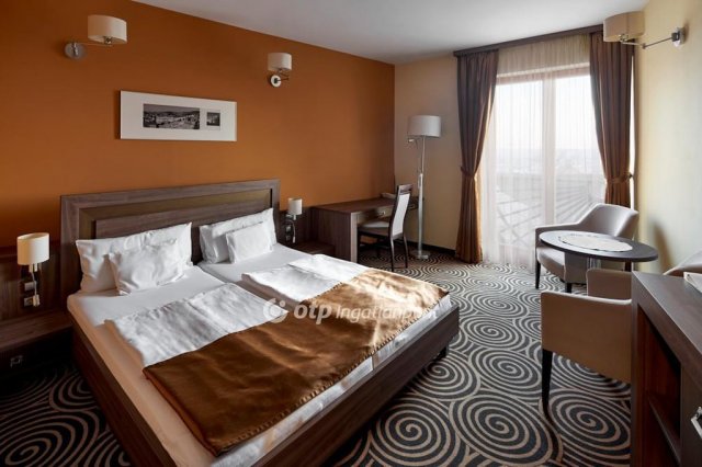 Eladó hotel, Pécsett 1300 M Ft / költözzbe.hu
