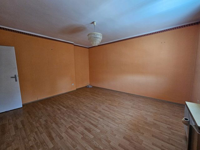 Eladó téglalakás, Pápán 19.2 M Ft, 1 szobás