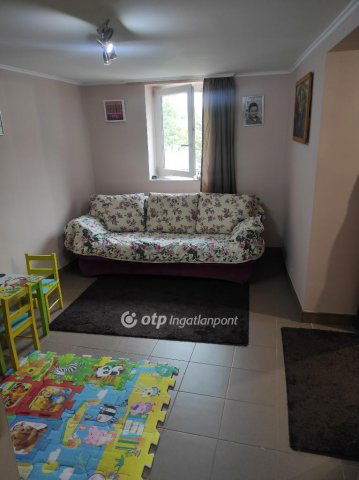 Eladó családi ház, Kiskunfélegyházán 33 M Ft, 1+1 szobás