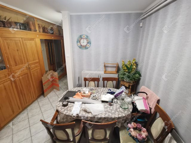 Eladó téglalakás, Székesfehérvárott 69.9 M Ft, 3 szobás