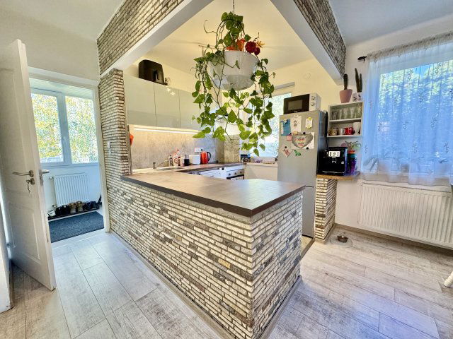 Eladó családi ház, Szigetszentmiklóson 99.9 M Ft, 3 szobás