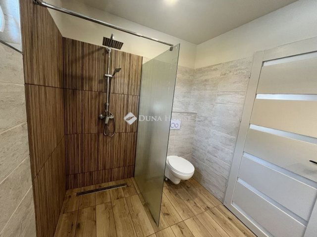 Eladó családi ház, Fóton 99.9 M Ft, 4 szobás