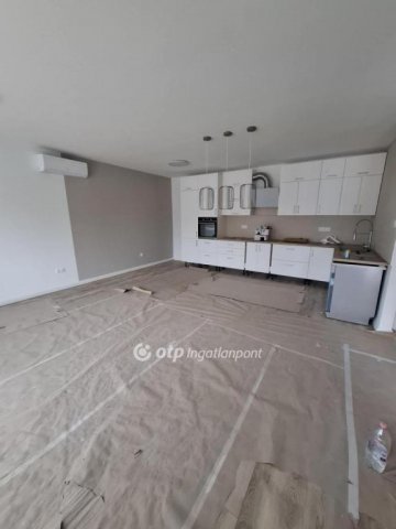 Eladó családi ház, Pusztaszabolcson 89.9 M Ft, 4 szobás