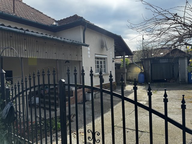 Eladó családi ház, Algyőn 69 M Ft, 3+1 szobás