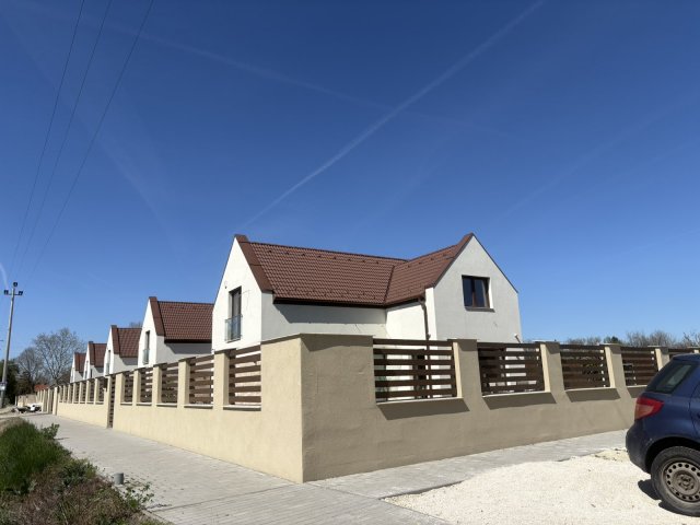 Eladó családi ház, Majosházán 130 M Ft, 5 szobás