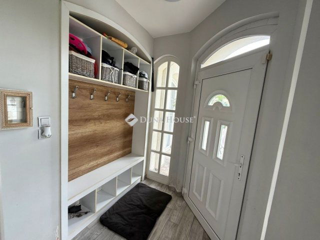 Eladó családi ház, Székesfehérvárott 165 M Ft, 6 szobás