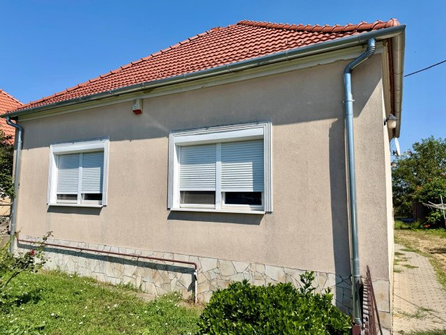 Eladó családi ház, Sitkén 55 M Ft, 3 szobás
