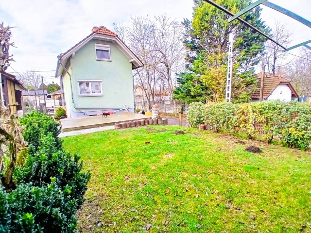 Eladó családi ház, Szigetszentmiklóson 110 M Ft, 3 szobás