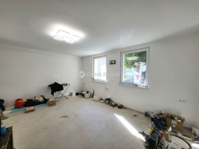 Eladó téglalakás, Budapesten, IV. kerületben 77.5 M Ft, 4 szobás