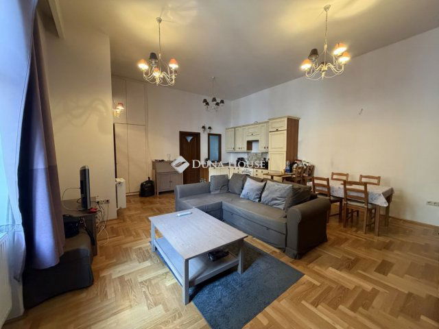 Eladó téglalakás, Budapesten, V. kerületben, Nádor utcában