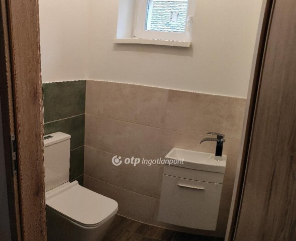 Eladó családi ház, Aranyosgadányban 98 M Ft, 6 szobás