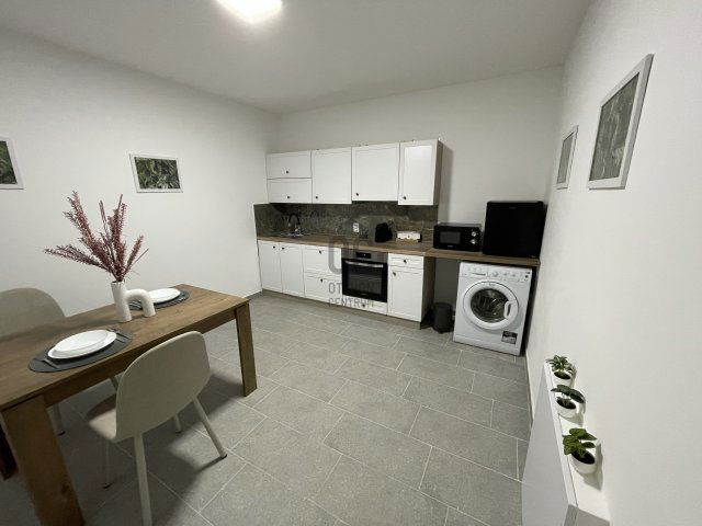 Kiadó családi ház, albérlet, Debrecenben 180 E Ft / hó