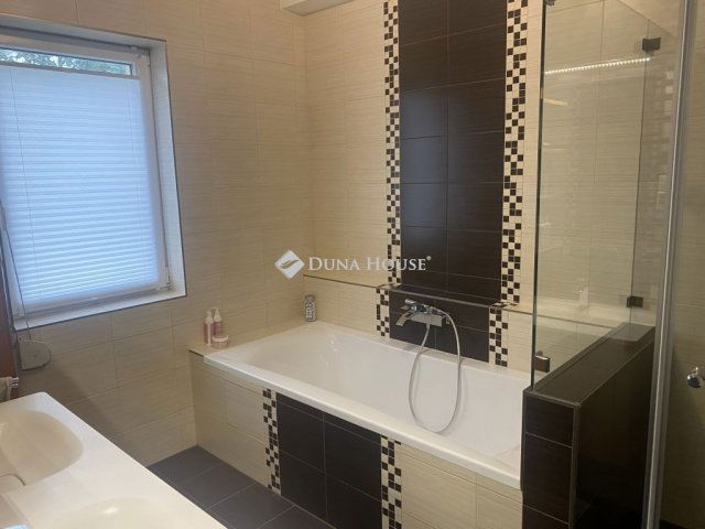 Kiadó családi ház, albérlet, Kecskeméten 600 E Ft / hó