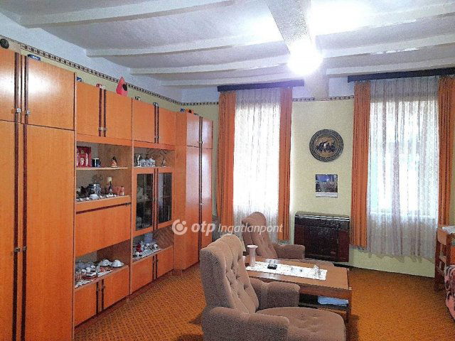 Eladó családi ház, Ambrózfalván 11.99 M Ft, 3 szobás