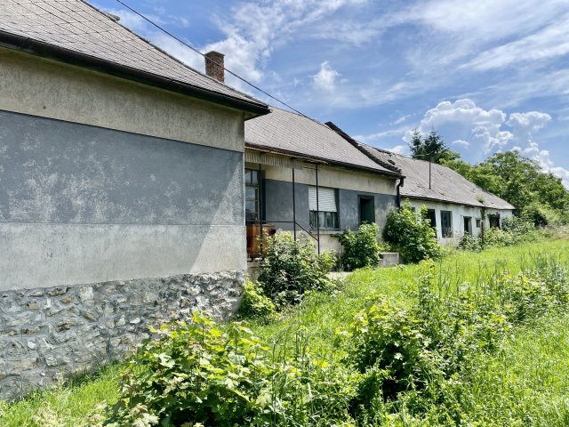 Eladó családi ház, Tésen 17 M Ft, 4 szobás