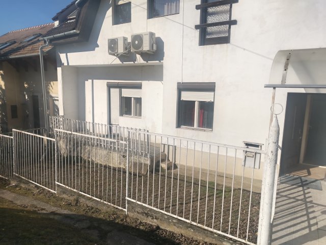 Eladó ikerház, Budakeszin 139 M Ft, 6+1 szobás