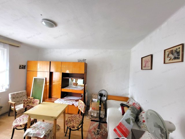 Eladó családi ház, Győrött 41.5 M Ft, 3 szobás