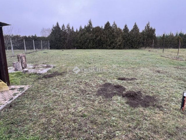 Eladó családi ház, Baracskán 36 M Ft, 3 szobás