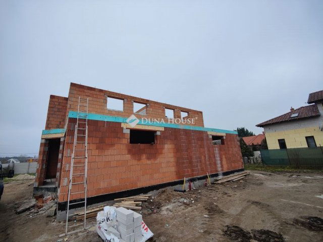 Eladó családi ház, Budapesten, XVIII. kerületben 149.9 M Ft