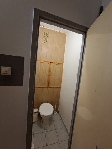 Eladó panellakás, Pétfürdőn 36 M Ft, 1+1 szobás