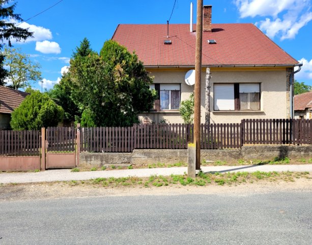 Eladó családi ház, Győrváron 34.9 M Ft, 3 szobás