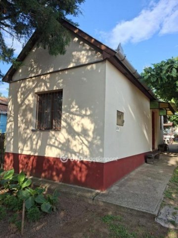Eladó családi ház, Hajdúböszörményen 22.5 M Ft, 1 szobás