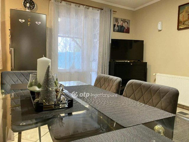 Eladó családi ház, Zamárdiban 89.99 M Ft, 4+2 szobás