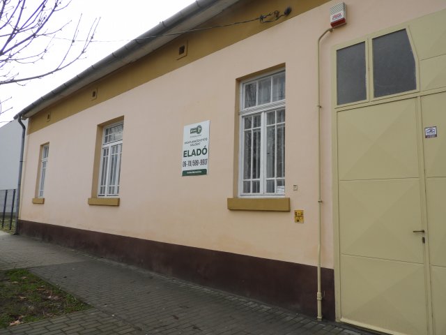 Eladó családi ház, Baján 38 M Ft, 3+1 szobás