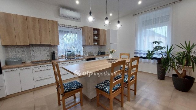 Eladó családi ház, Kisújszálláson 55 M Ft, 3 szobás