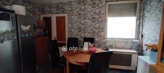 Eladó családi ház, Jászberényben 24.9 M Ft, 2+2 szobás