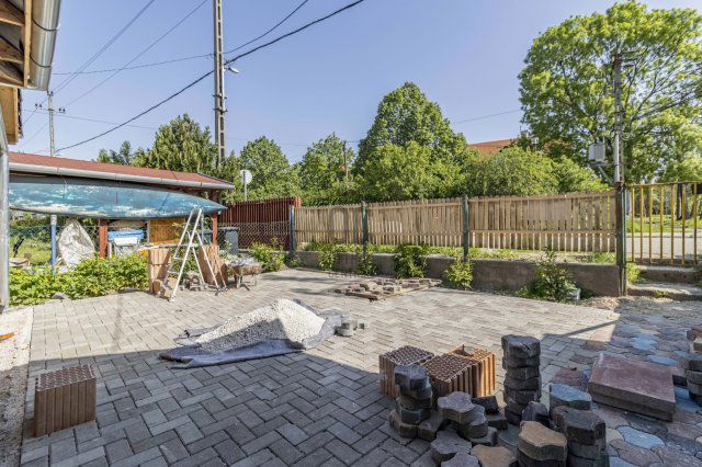 Eladó ikerház, Székesfehérvárott 33.5 M Ft, 2 szobás