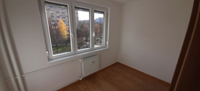 Kiadó panellakás, albérlet, XV. kerületben, Kőrakás parkban