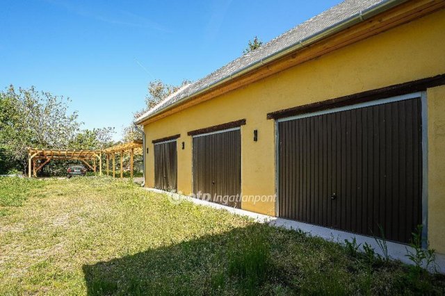 Eladó családi ház, Dunakeszin 139.9 M Ft, 4 szobás