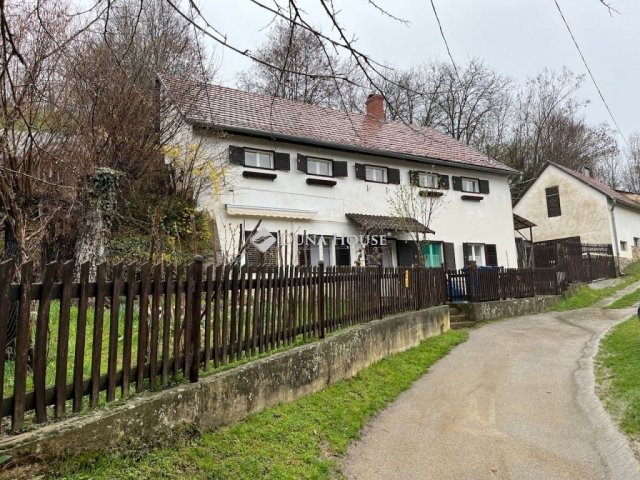 Eladó családi ház, Óbányán 49.999 M Ft, 4 szobás