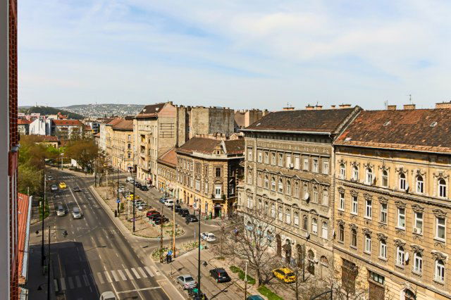 Eladó téglalakás, Budapesten, VIII. kerületben, Baross utcában