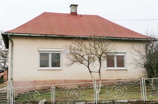 Eladó családi ház, Iharosberényben 19.9 M Ft, 5 szobás
