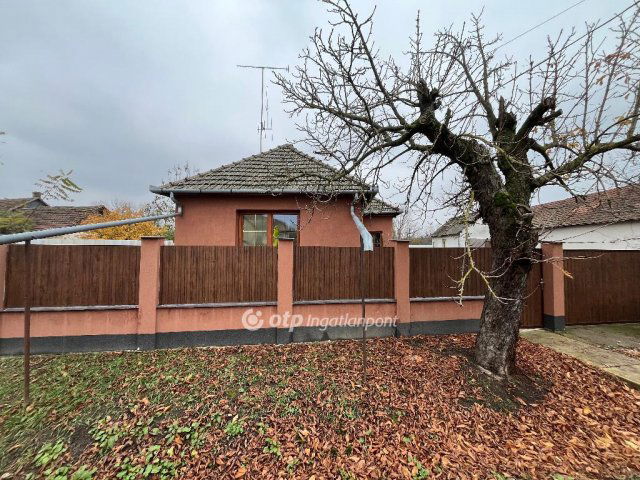 Eladó családi ház, Sarkadon 29.9 M Ft, 3 szobás