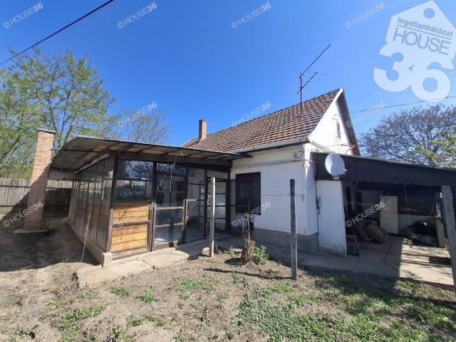 Eladó családi ház, Csépán 7.9 M Ft, 2 szobás