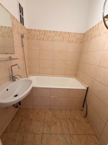 Eladó panellakás, Budapesten, III. kerületben 64.99 M Ft