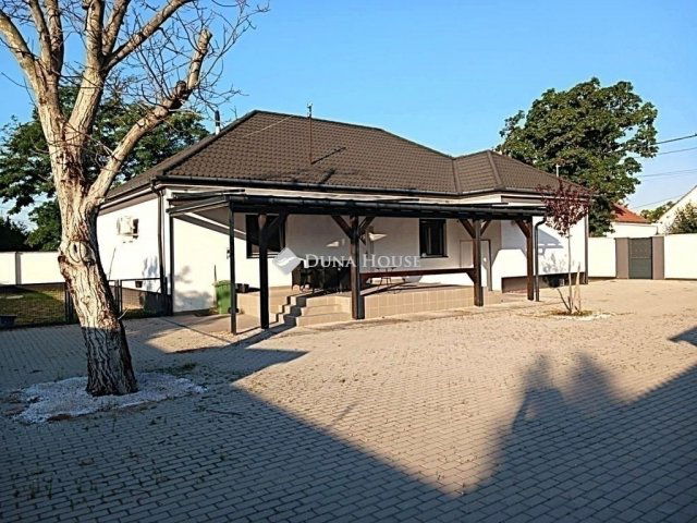 Eladó családi ház, Budapesten, XVII. kerületben 185 M Ft