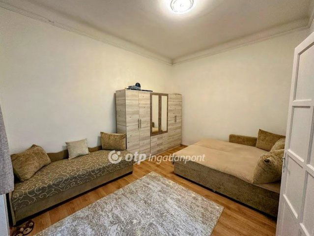 Eladó téglalakás, Budapesten, VIII. kerületben 66.2 M Ft