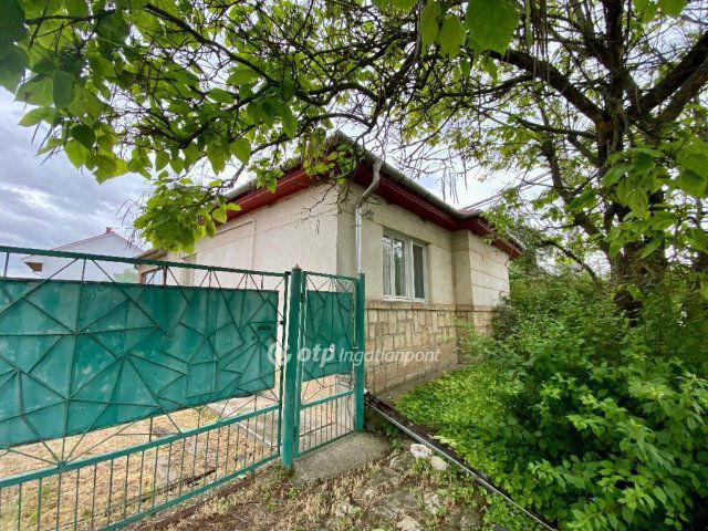 Eladó családi ház, Szerencsen 34.99 M Ft, 4 szobás