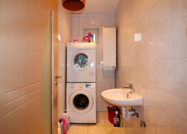 Eladó családi ház, Mogyoródon 189.9 M Ft, 5 szobás