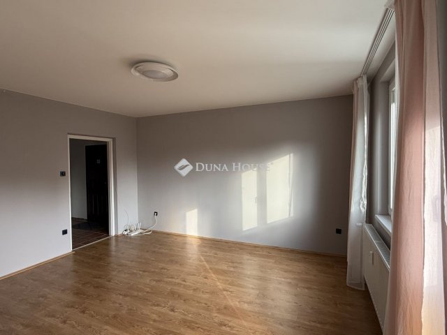 Eladó panellakás, Budapesten, III. kerületben 79 M Ft, 2 szobás