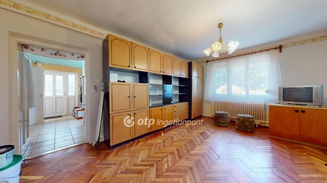 Eladó családi ház, Nagyhalászban 18 M Ft, 2 szobás