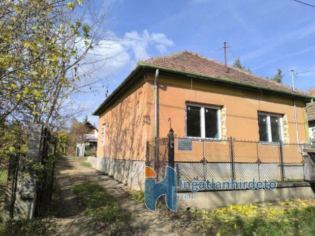 Eladó családi ház, Kerepesen 47 M Ft, 4 szobás