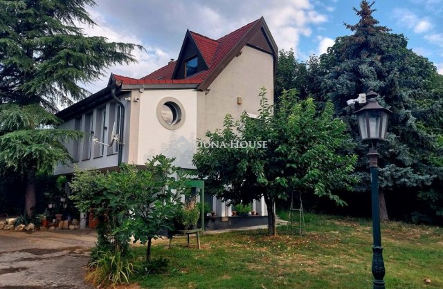 Eladó családi ház, Cserszegtomajon 169.9 M Ft, 6 szobás