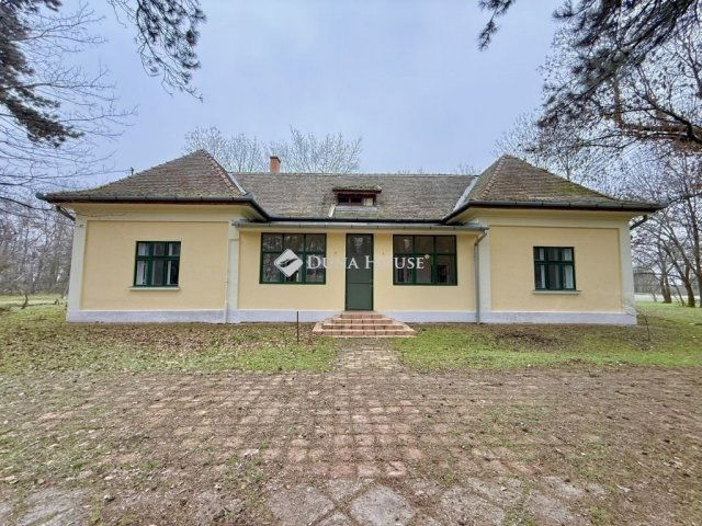 Eladó családi ház, Hódmezővásárhelyen 250 M Ft, 5 szobás