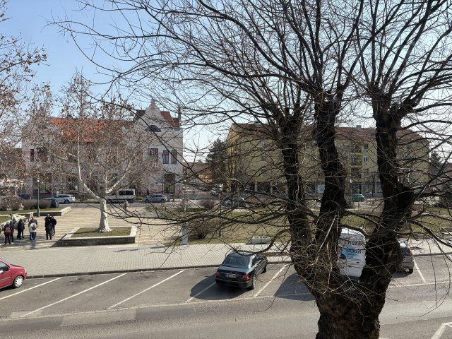 Eladó téglalakás, Cegléden 58 M Ft, 3 szobás